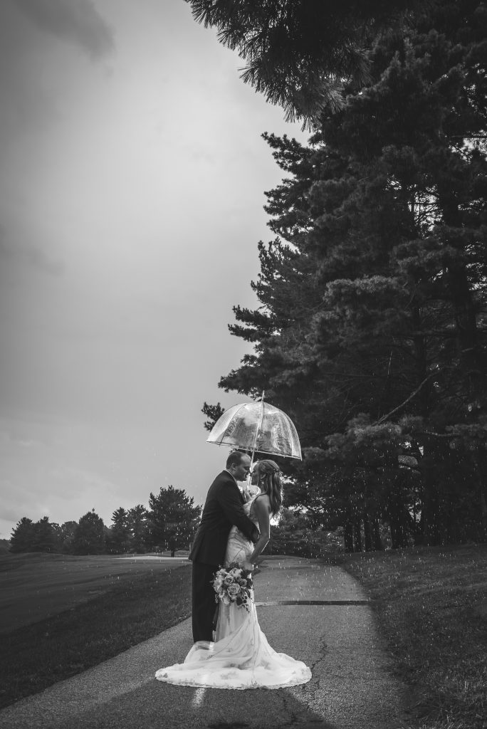 Springfield Country Club Wedding Photography // Julianne & Dan